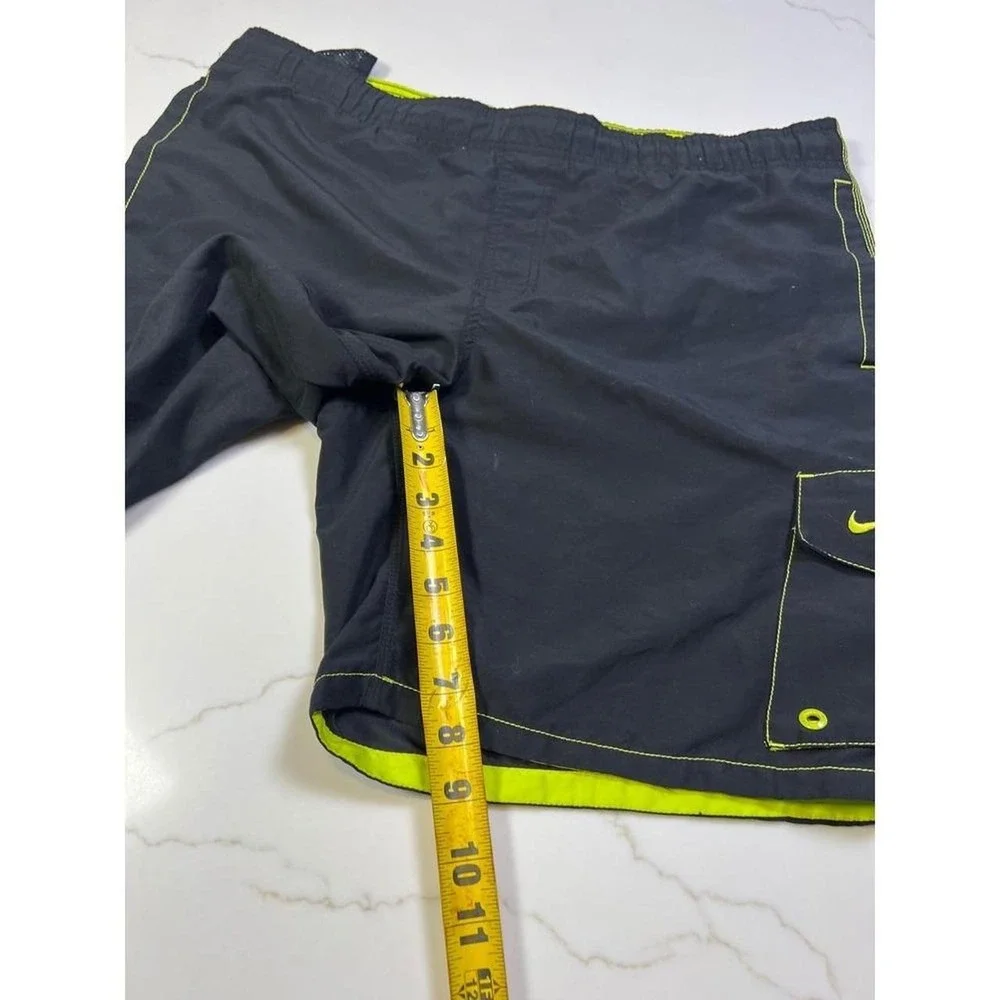 Nike Swim Trunks Mens Medium Black Neon Green Cargo Board Shorts